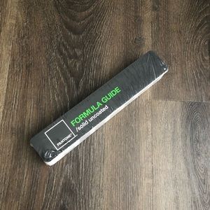 Unopened new formula guide colours chip.